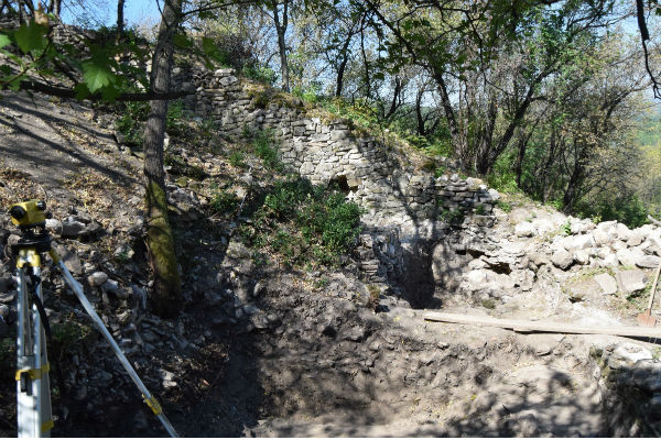 Скелет на 10 000 години откриха в крепостта Ряховец
