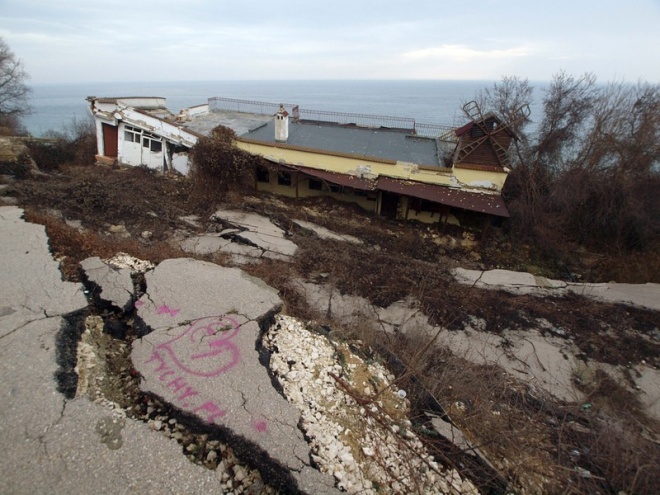 37 страни са засегнати от загуби на територия заради морето, България е една от тях