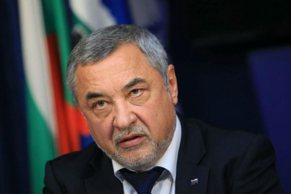 Валери Симеонов пита: Какво спечели България от последния ход на президента