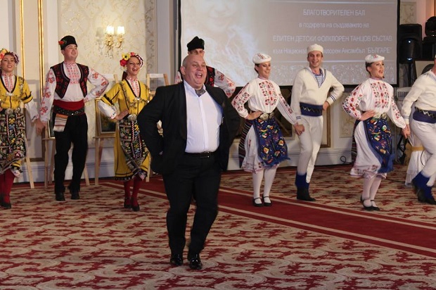 Благотворителният бал на "Българе" събра известни личности в подкрепа на елитен детски танцов състав