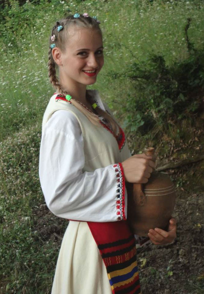 Мълчана вода в нощта срещу Йордановден сбъдва желания. Ето как да си я направим у дома