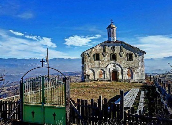 Покривът на храма в петричкото село Яково спешно се нуждае от ремонт