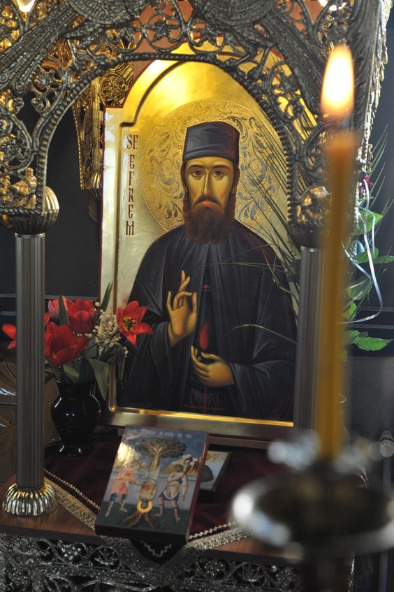 Икона на свети Ефрем Нови с частица от чудотворните му мощи пристига в Мездра