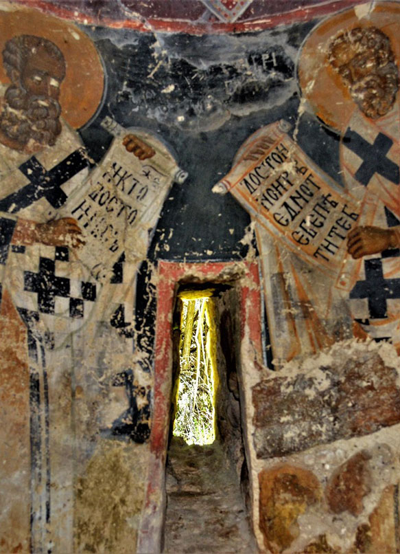 Църквата в Беренде с безценни средновековни стенописи е оставена да се руши