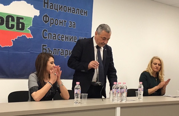 Пълни зали посрещнаха Валери Симеонов в Шумен, Разград и Русе