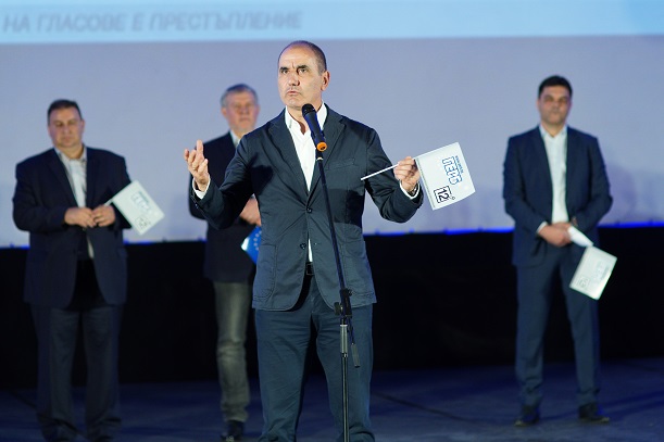 Цветан Цветанов абдикира от политиката
