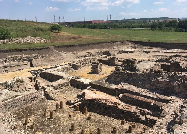 Подготвят мащабен проект за реставрация на руините от римската колония Деултум