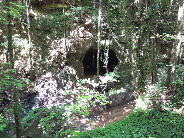 Жива вода от пещерата „Света Марина“ помага на жените при безплодие