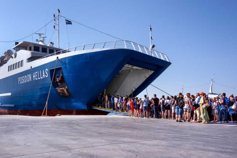 От външно предупреждават за стачка на морския транспорт в Гърция