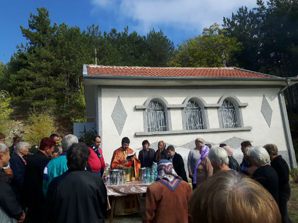 Бургаският квартал Банево отбеляза своя храмов празник (СНИМКИ)