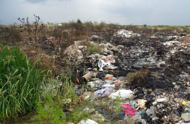 Три незаконни сметища откриха екоинпектори в Пернишко