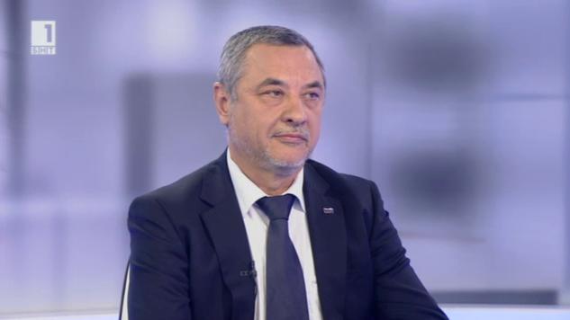 Валери Симеонов: Връщането на децата от 7 до 12 клас в училище е убийство – какво правим в междучасието?
