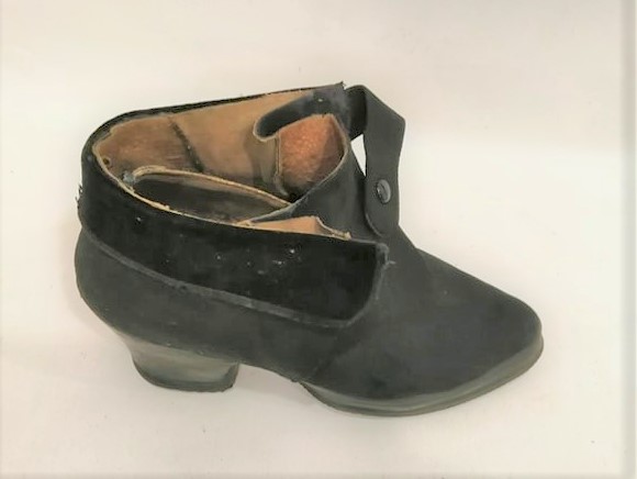 В доброто старо време шушоните предпазвали обувките от кал и вода
