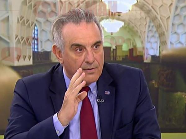 Валентин Касабов, НФСБ: Президентът е разединител, вдигнал вместо националния флаг знамето на черепа и костите
