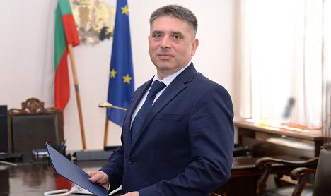 Министър Данаил Кирилов подаде оставка