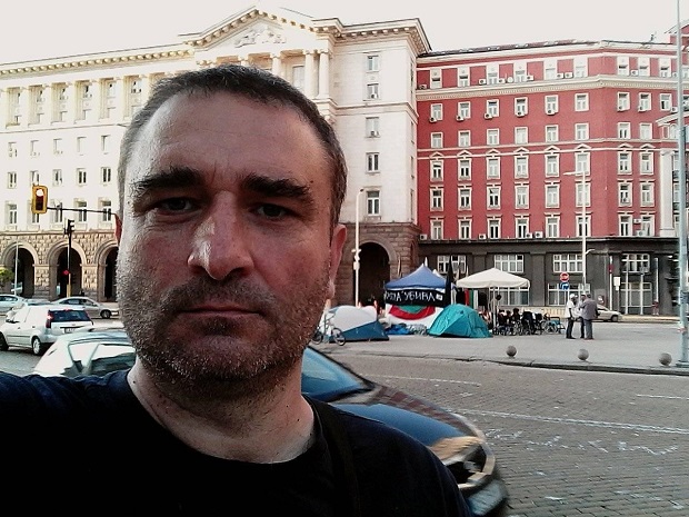 Добри Божилов отрече да е съпричастен към сайтове за фалшиви новини