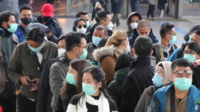 Челен опит от Корея: Живеем нормално, просто носим маски