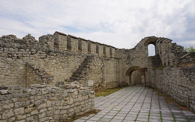 Община Ловеч ще стопанисва 10 години археологическия резерват „Вароша”