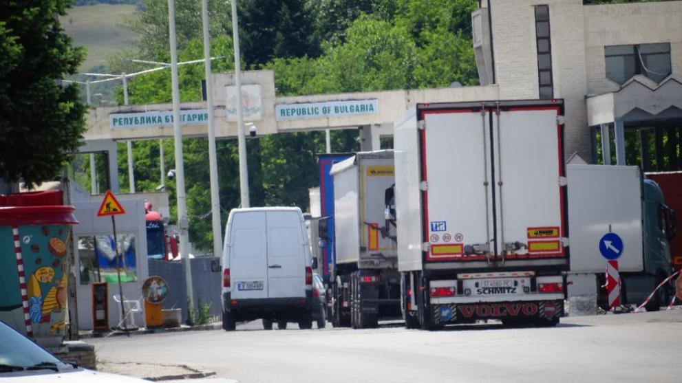 Гърция се отказа да тества всички шофьори на товарни камиони на границата