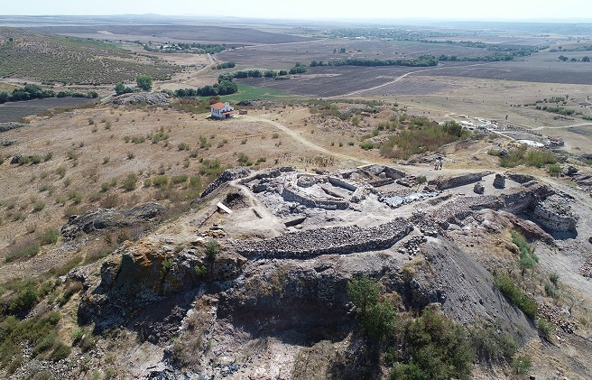 На прага на археологическия сезон в крепостта Русокастро