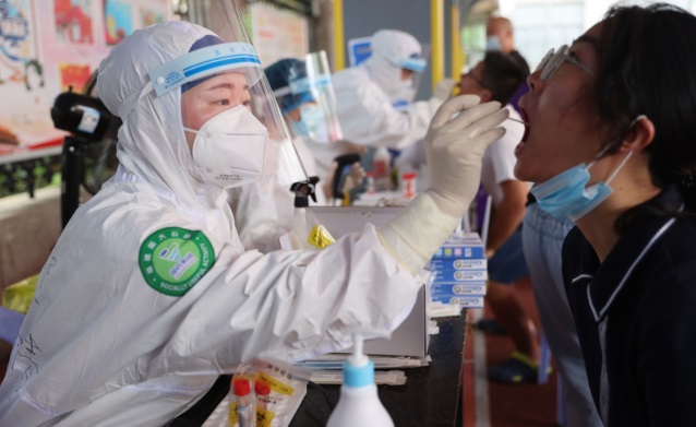 Спешно тестват жителите на Ухан за коронавирус