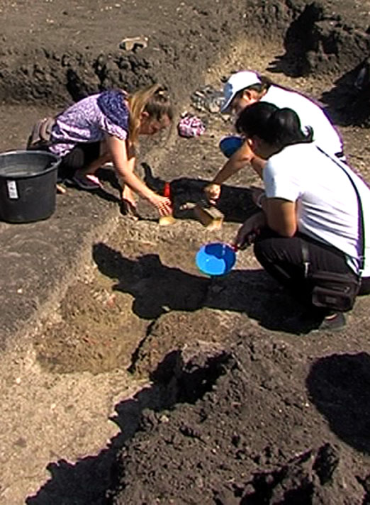 На останки от неизвестно римско селище попаднаха археолози край айтоското село Черноград