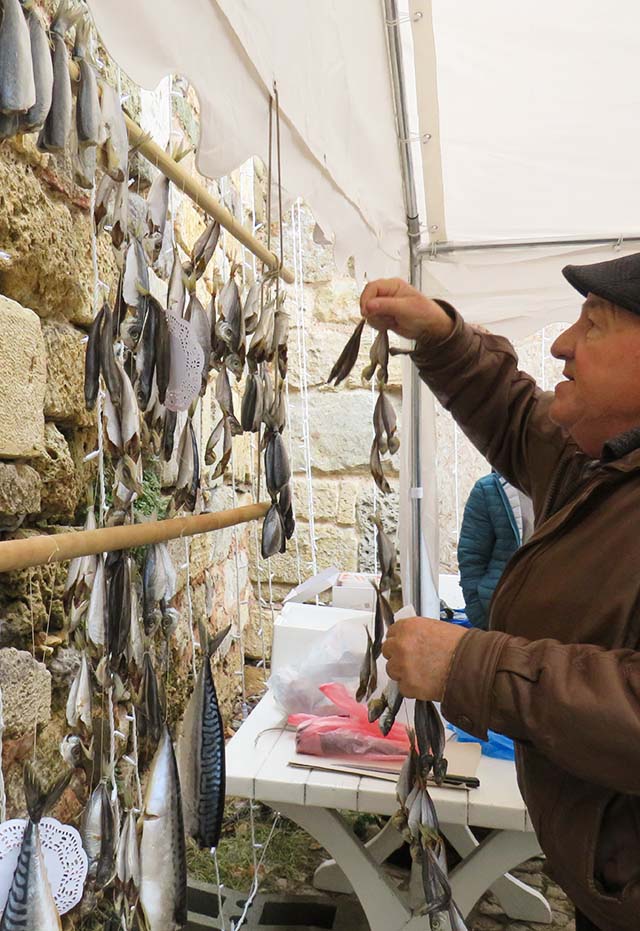 Местни жители и рибари мериха майсторлъка си в кулинарно състезание на Празника на о-солената риба в Созопол