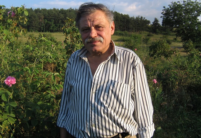 Нико Стоянов основава първия вестник на български език, излизащ в Молдова