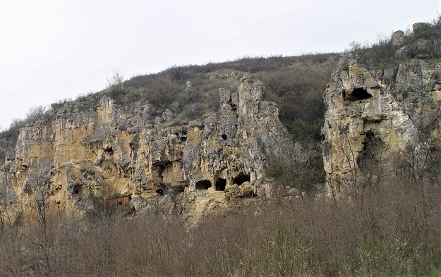 Ще отслужат литургия в Затрупаната църква край село Иваново