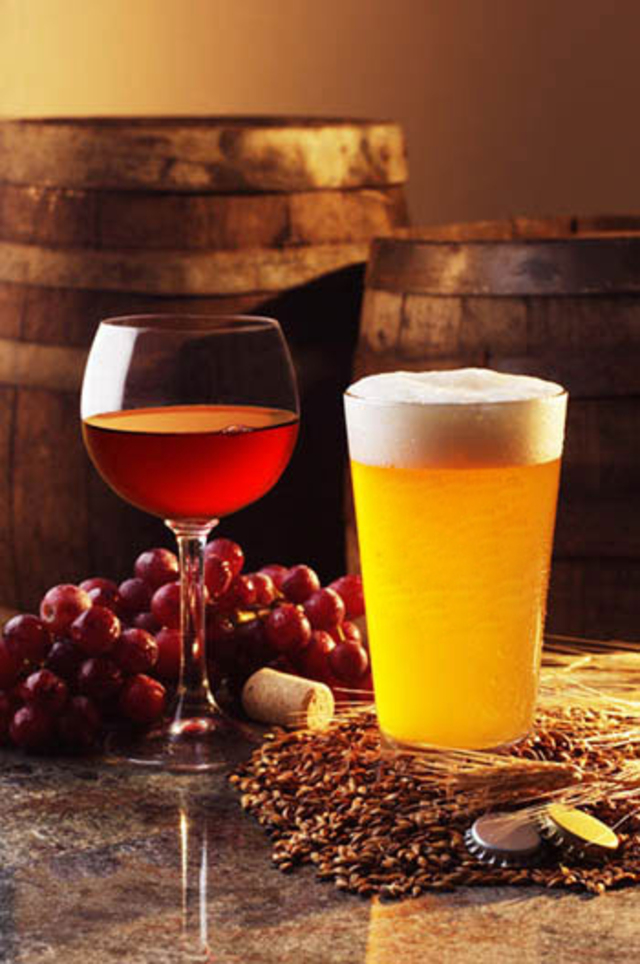 Червеното вино се изправя срещу пенливата бира в битката за намаляване риска от заразяване с коронавирус