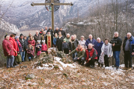 Нов кръст ще свети над Черепишкия манастир