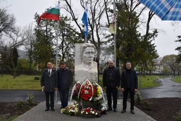 В Каблешково вече има паметник на революционера, дал името на града