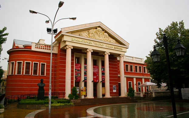 Хасковският театър ще има подвижна сцена за представления на открито