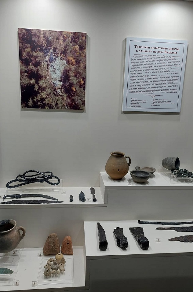 В златоградския музей откриха експозиция с находките от проучванията на тракийски династичен комплекс