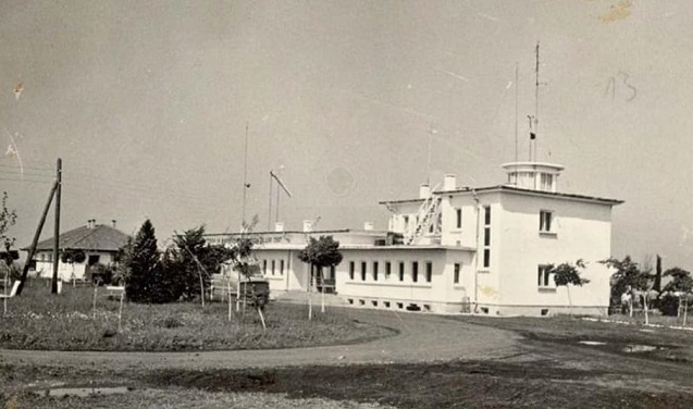 Преди 95 години радиозасечна станция край Сарафово поставя началото на летището в Бургас