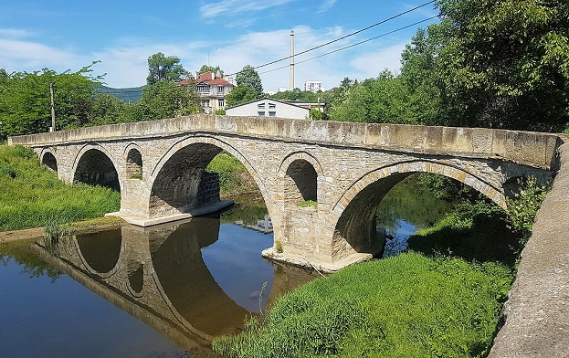 Ще реставрират каменният мост на Кольо Фичето в Дряново