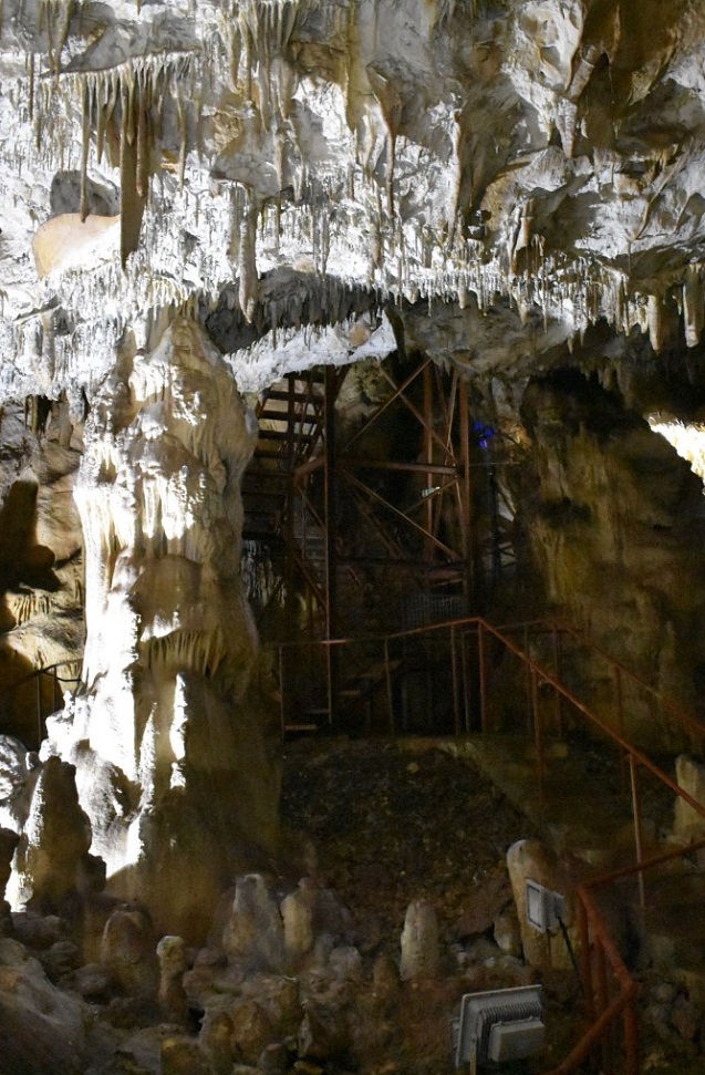 Голям интерес сред туристите  от цяла България към пещерата „Добростански бисер“ край Асеновград