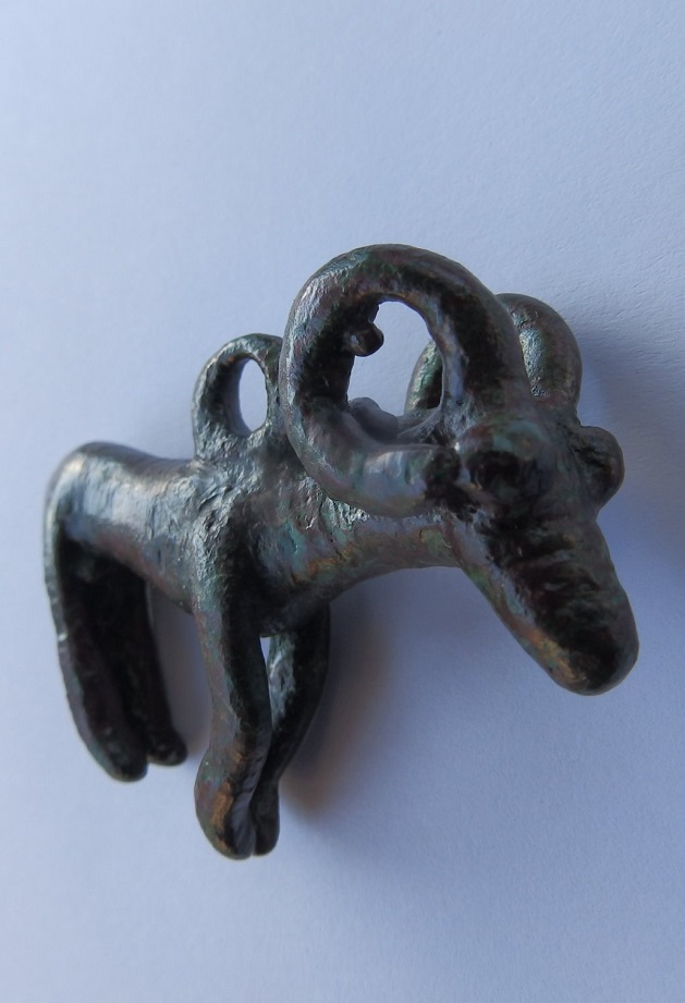 В Национален археологически резерват Деултум - Дебелт представят реставрирани редки фигури на бик и овен