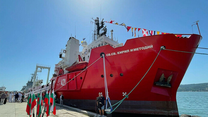 До Антарктида вече ще пътува български кораб