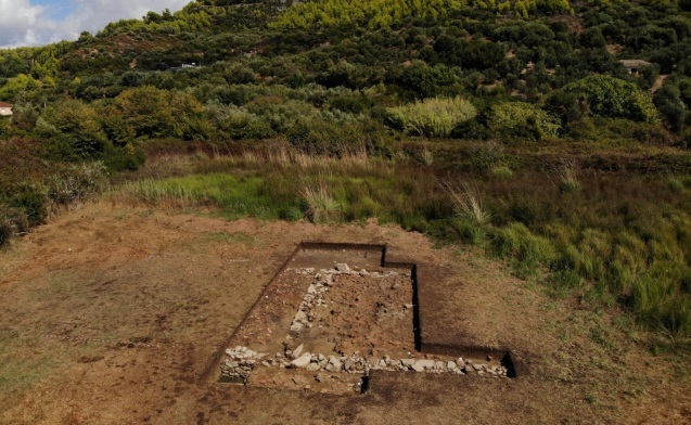 Археолози предполагат, че са открили храма на Посейдон в Пелопонес