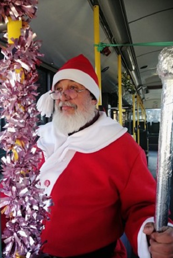 И тази година в старозагорския градски транспорт ще звучат коледни песни и по лините ще пътува Дядо Коледа