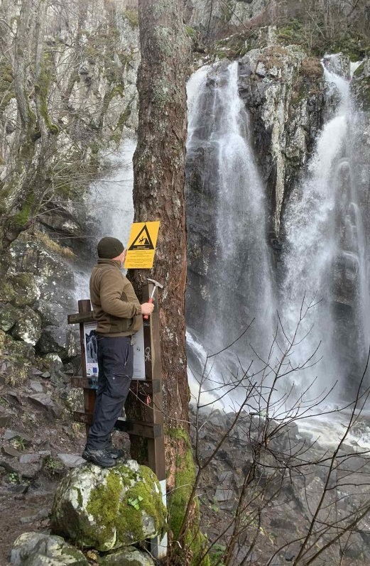 Как  може да се стигне безопасно до Боянския водопад, така че да се избегнат злополуки и опасни подхлъзвания