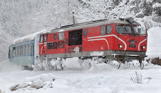 Нощният влак от София за Варна закъсня 445 минути