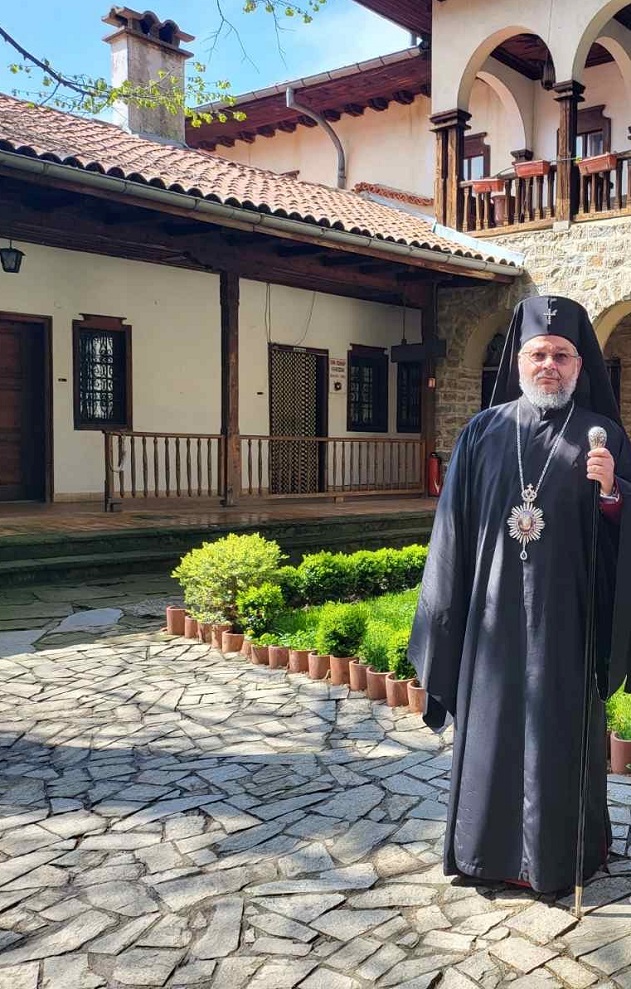 Старозагорският митрополит Киприан отслужи Пасхален водосвет за ремонта на Мъглижкия манастир