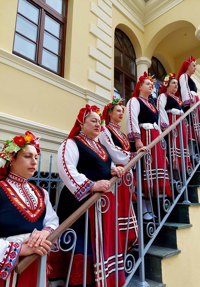 С вълнуващо тържество, музейна рибена чорба и печено агне в Бургас откриха обновената етнографска експозиция