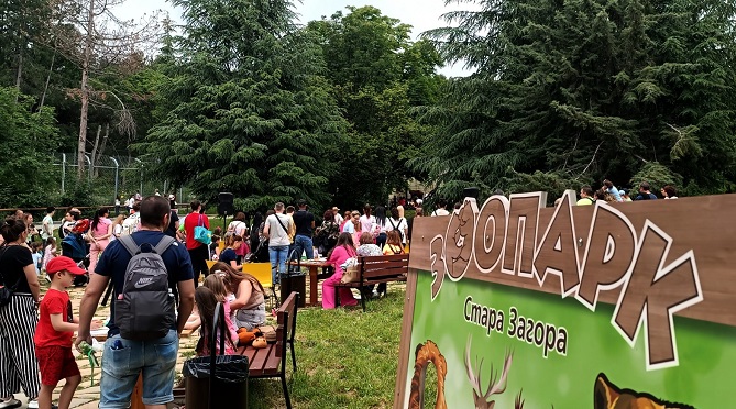 Деца ще правят сладолед за маймуните в старозагорския зоопарк