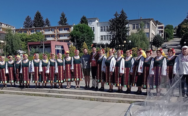 Хор „Самодивски огън“ със специалната награда от фолклорната среща в Попово