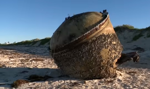 Загадъчен предмет бе изхвърлен на плаж в Западна Австралия (ОБНОВЕНА)