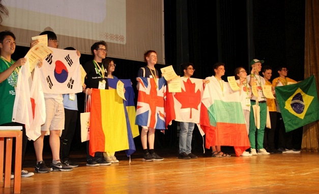 Българските гимназисти са номер едно в света на лингвистиката