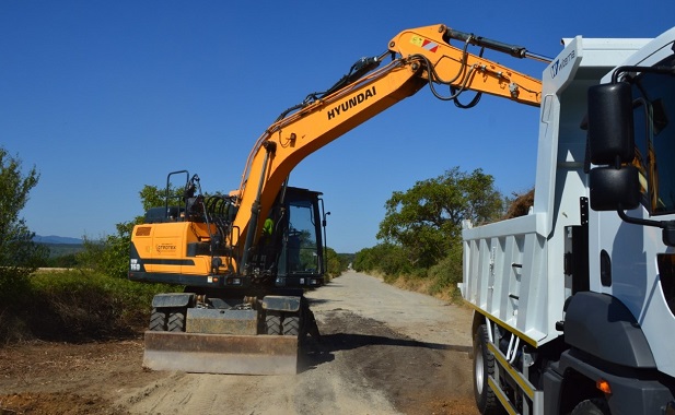 Направиха първа копка за реконструкция на пътя от Казанлък до село Копринка